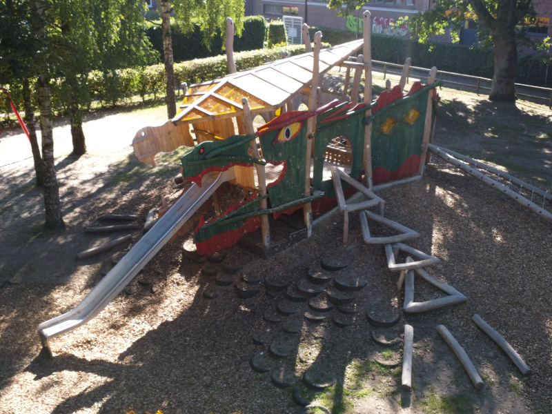 Drachenkopf und Drachenschwanz - Neues Abenteuer auf dem Spielplatz Fröbelweg in Norderstedt! Spiba - Die Spielplatzhelden